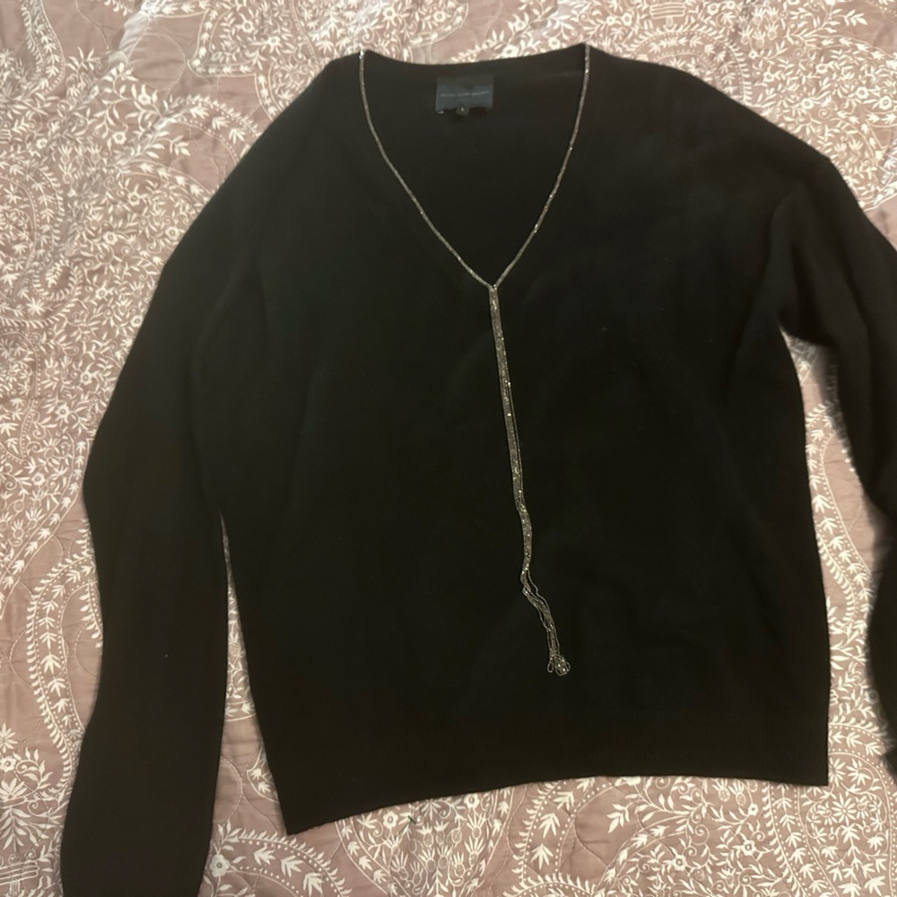 Hotel Particulaire-known for 100% cashmere size Large